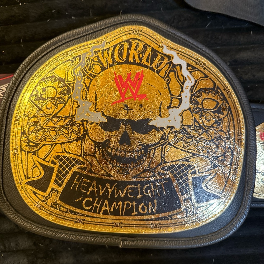 Gold Heavyweight Champion Belt